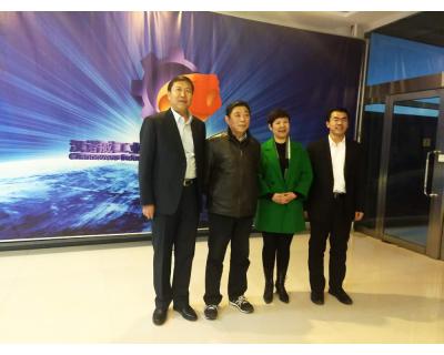 太陽能熱利用專業(yè)委員會主任張曉黎關懷漢諾威